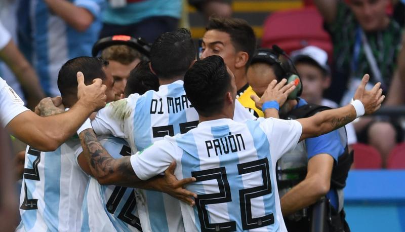 Nach dem F&uuml;hrungstreffer brechen bei Argentinien alle D&auml;mme.