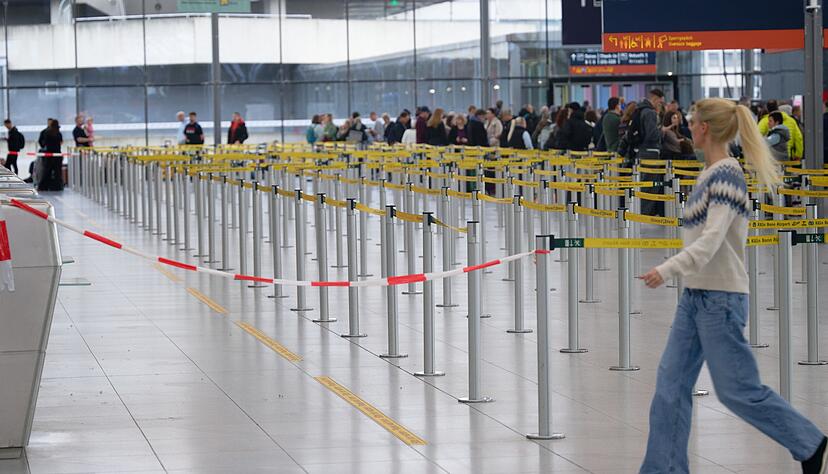Der Betrieb am Flughafen Köln/Bonn war zeitweilig gestört. Der Betrieb am Flughafen Köln/Bonn war zeitweilig gestört.