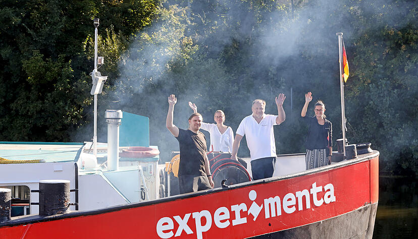 MS Experimenta legt ab für Süddeutschlandtour MS Experimenta legt ab für Süddeutschlandtour