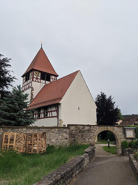 Pilgerweg zwischen Weißbach und Crispenhofen Pilgerweg zwischen Weißbach und Crispenhofen