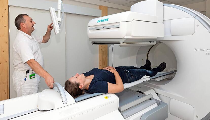 Die Praxis nimmt das moderne SPECT-CT in Betrieb. Foto: Mario Berger Die Praxis nimmt das moderne SPECT-CT in Betrieb. Foto: Mario Berger