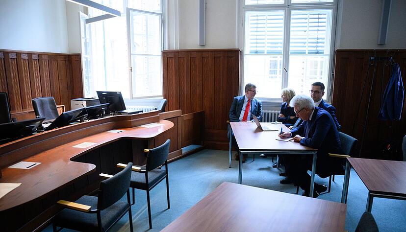 Ex-Intendantin vom RBB erzielt Teilerfolg vor Gericht, muss aber auch Feststellung von Pflichtverletzungen hinnehmen. Ex-Intendantin vom RBB erzielt Teilerfolg vor Gericht, muss aber auch Feststellung von Pflichtverletzungen hinnehmen.