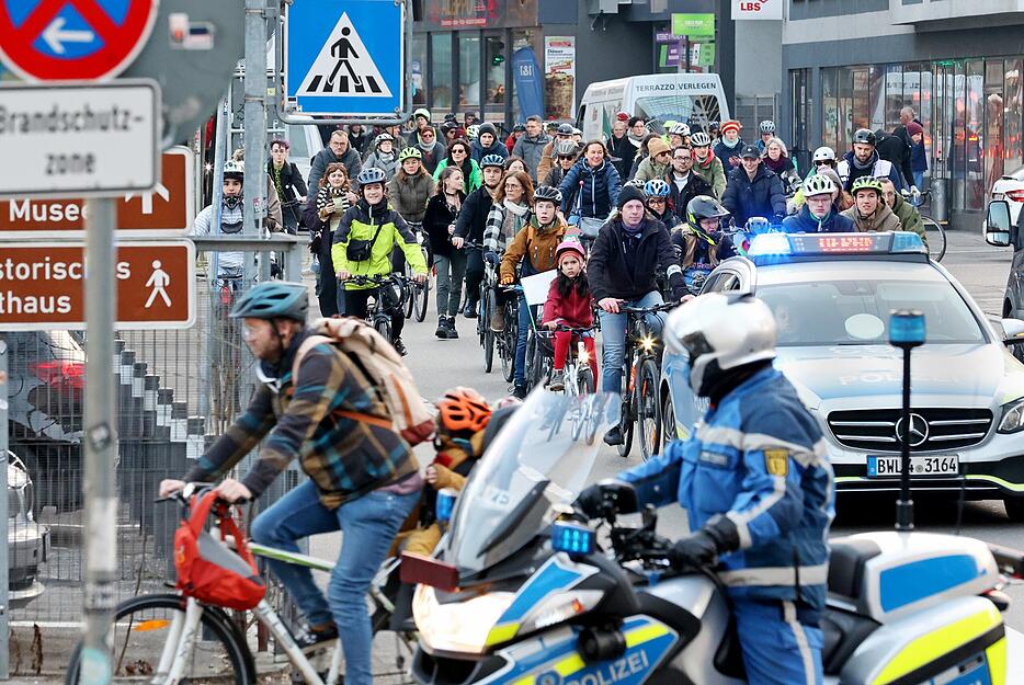 März:  Globaler Klimastreik. Rund 250 Aktivisten und Umweltschützer folgen in Heilbronn dem bundesweiten Aufruf von Fridays for Future. März:  Globaler Klimastreik. Rund 250 Aktivisten und Umweltschützer folgen in Heilbronn dem bundesweiten Aufruf von Fridays for Future.