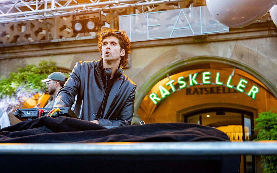 &bdquo;Wir [...] feiern gemeinsam unter freiem Himmel &ndash; laut, intensiv und unvergesslich&ldquo;, k&uuml;ndigte der Veranstalter an.