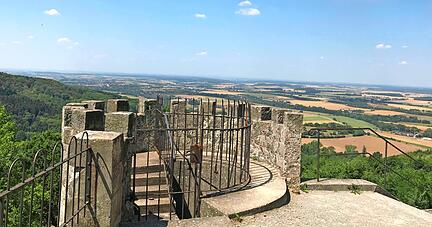 Von dem Turm am Stadteingang hat man einen tollen Blick auf die bewältigten Höhenmeter.
Fotos: Yvonne Tscherwitschke