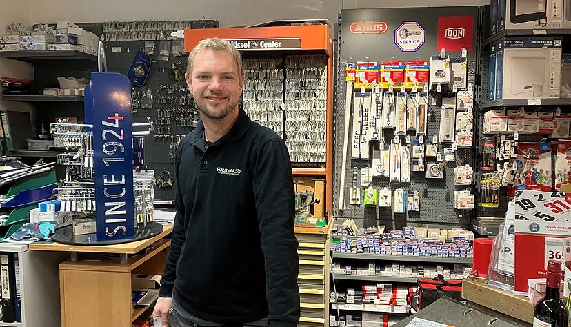 Thomas Pfahl ist Chef, Inhaber und „Mädchen für alles“ bei Haus und Rad in Möckmühl.
Fotos: Frank Wittmer Thomas Pfahl ist Chef, Inhaber und „Mädchen für alles“ bei Haus und Rad in Möckmühl.
Fotos: Frank Wittmer