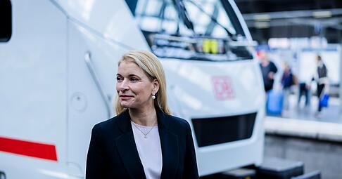 Evelyn Palla ist seit 100 Tagen an der Spitze der Deutschen Bahn. (Archivbild)