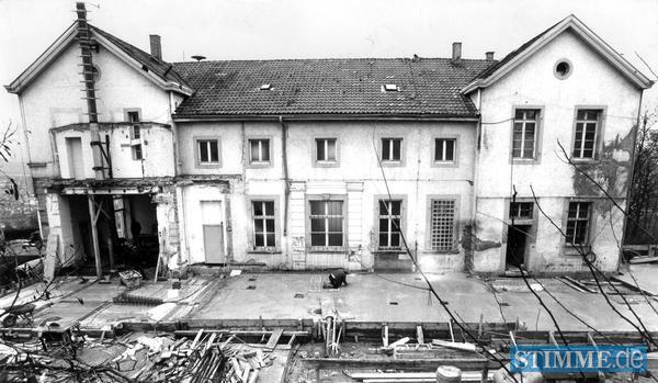 1982 geht die Stadt den Umbau der Höhengaststätte an; dabei bleibt das 1847 erstellte Kerngebäude berücksichtigt. 3,6 Millionen Mark investiert die Stadt in das Restaurant, das 1983 unter dem Pächter Paul Schellhof wieder eröffnet. 1982 geht die Stadt den Umbau der Höhengaststätte an; dabei bleibt das 1847 erstellte Kerngebäude berücksichtigt. 3,6 Millionen Mark investiert die Stadt in das Restaurant, das 1983 unter dem Pächter Paul Schellhof wieder eröffnet.