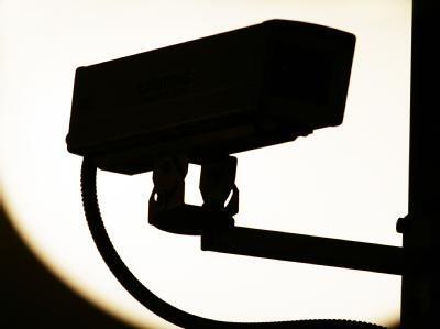 Die Kamera am Werkstor ist erlaubt - aber heimlich und flächendeckend dürfen Mitarbeiter nicht gefilmt werden. (Bild: dpa/tmn) Die Kamera am Werkstor ist erlaubt - aber heimlich und flächendeckend dürfen Mitarbeiter nicht gefilmt werden. (Bild: dpa/tmn)