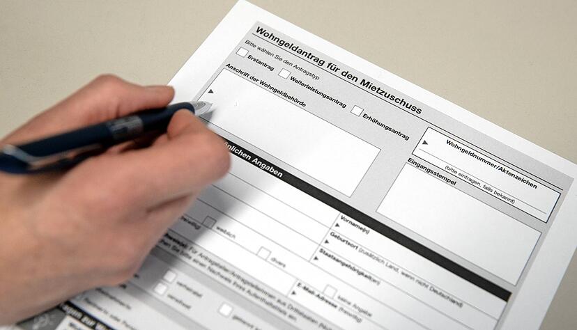 Der Wohngeldantrag umfasst elf Seiten, aber das Sozialamt berücksichtigt auch einen formlosen Antrag. Beim Ausfüllen helfen Bürger der Stadt Heilbronn. Der Wohngeldantrag umfasst elf Seiten, aber das Sozialamt berücksichtigt auch einen formlosen Antrag. Beim Ausfüllen helfen Bürger der Stadt Heilbronn.