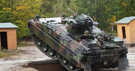 Der Unions-Vorschlag fordert die Bundesregierung auf, schwere Waffen für die Ukraine bereitzustellen.