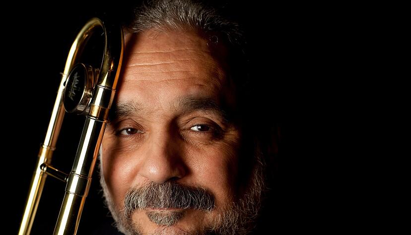 Col&oacute;n galt als Mitbegr&uuml;nder eines Musikstils mit starkem kubanischen und puerto-ricanischen Einfluss, f&uuml;r den sich der Begriff Salsa (So&szlig;e) erst in den Anfangsjahren seiner Karriere langsam durchsetzte.