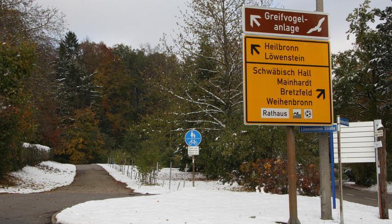 Der Radweg von Wüstenrot in Richtung Hasenhof-Weihenbronn wird von der Bevölkerung wenig genutzt, weil er durch den Wald führt und an der B39 endet, weiß Bürgermeister Heinz Nägele. 
Foto: Gustav Döttling