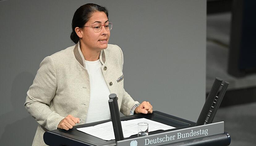 Filiz Polat (Gr&uuml;ne) sieht Unklarheit und erhebliche Probleme in der Praxis, wenn der Gesetzentwurf so wie vom Ausschuss beschlossen, vom Bundestag verabschiedet werden sollte. (Archivfoto)