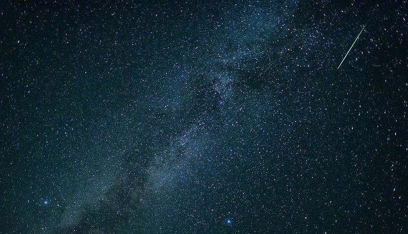 Im August gibt es viele Sternschnuppen zu sehen - die meisten in der Nacht auf Mittwoch. (Archivbild) Im August gibt es viele Sternschnuppen zu sehen - die meisten in der Nacht auf Mittwoch. (Archivbild)