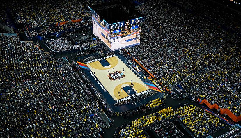 Rund 70.000 Zuschauer waren im NFL-Stadion der Indianapolis Colts live dabei.