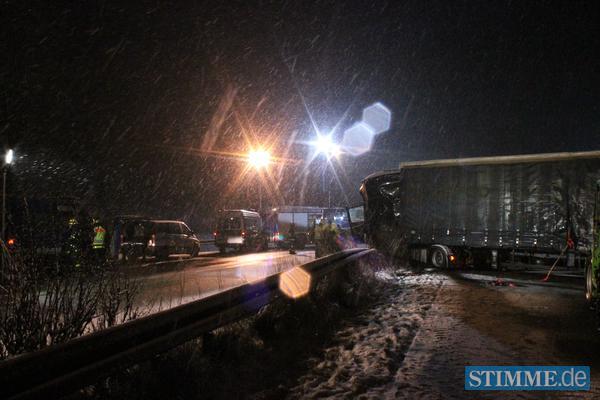 Aufräumarbeiten nach A6-Unfall | 20.02.