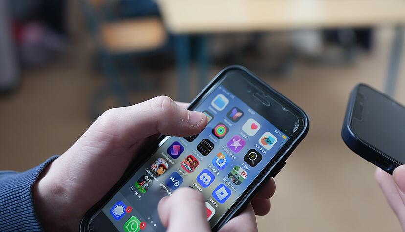 Wie oft, wie viel, wie lang? Die Nutzung digitaler Medien ist zwischen Eltern und ihren Kindern oft ein wunder Punkt. (Archivbild)