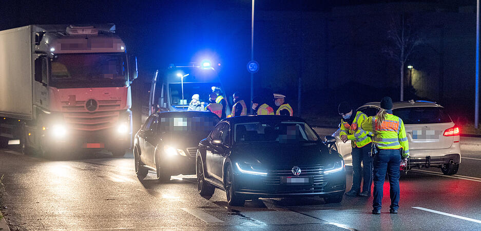 Polizeikontrolle der Corona-Ausgangssperre im Landkreis