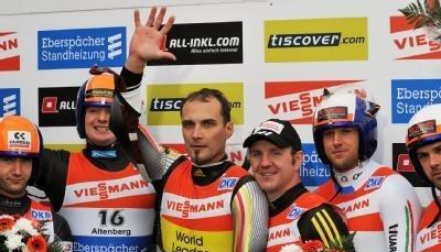 Florsch&uuml;tz/ Wustlich (M), Penz/ Fischler (l) und Oberstolz/ Gruber jubeln.