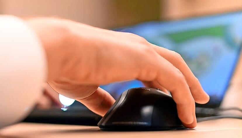 Wer einen digitalen Bauantrag über das virtuelle Bauamt stellen will, benötigt ein Benutzerkonto. Dazu bietet das Hohenloher Landratsamt Schulungen an.
Foto: dpa Wer einen digitalen Bauantrag über das virtuelle Bauamt stellen will, benötigt ein Benutzerkonto. Dazu bietet das Hohenloher Landratsamt Schulungen an.
Foto: dpa