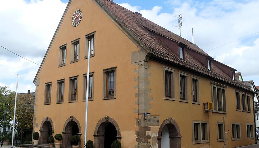 Am Sonntag, dem 01. Februar 2026 k&ouml;nnen die W&auml;hler entscheiden, wer zuk&uuml;nftig den Platz von  Thomas Vogl im Rathaus einnimmt.