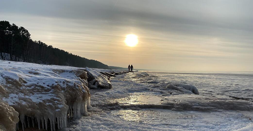 Die Suche auf See sei durch die Dunkelheit und gro&szlig;e Eisschollen erschwert worden, was die Navigation stark beeintr&auml;chtigt habe, hie&szlig; es. (Symbolfoto)