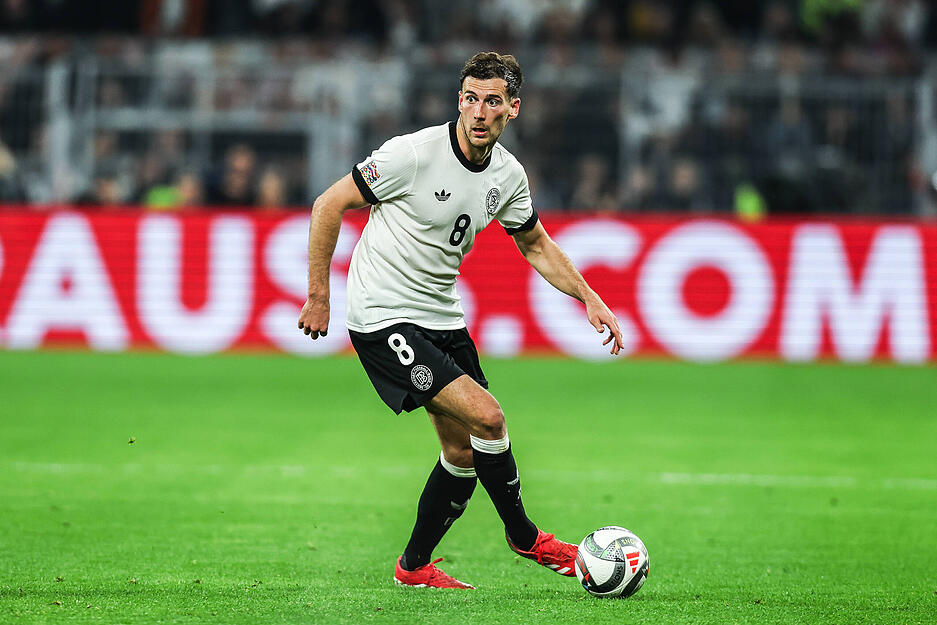 Leon Goretzka: „Goretzkaaaaaa“ durfte in sehr offensiver Rolle seine Angriffsstärke zeigen. Schöner Steilpass vorm Elfmeter-1:0. Da hat sich jemand nicht nur beim FC Bayern seinen Stammplatz zurückerobert.  Note 2