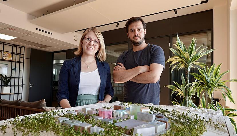 Die neue Gesch&auml;ftsf&uuml;hrerin des AppliedAI Institute for Europe gGmbH, Dr. Frauke Goll, und der Gesch&auml;ftsf&uuml;hrer des Ipai, Moritz Gr&auml;ter.