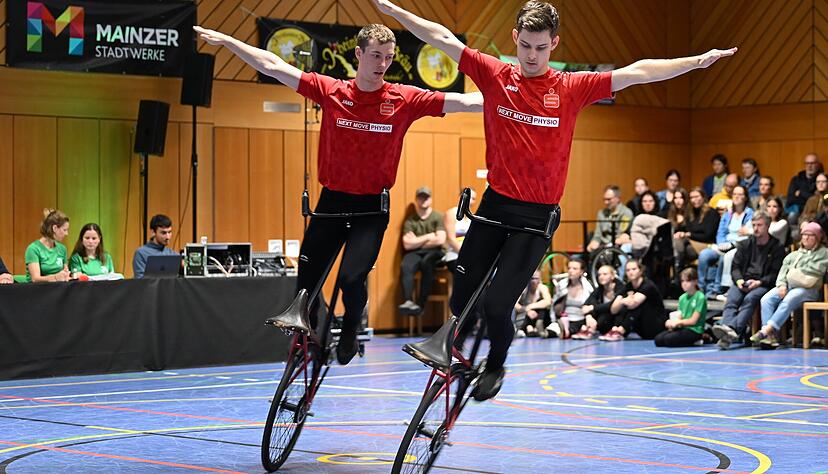 Elegant: Simon Riedinger und Jonas M&auml;chtig.