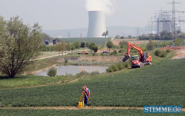 Rund ein halbes Jahr sp&auml;ter rollen am 2. Mai 2012 die ersten Bagger an.