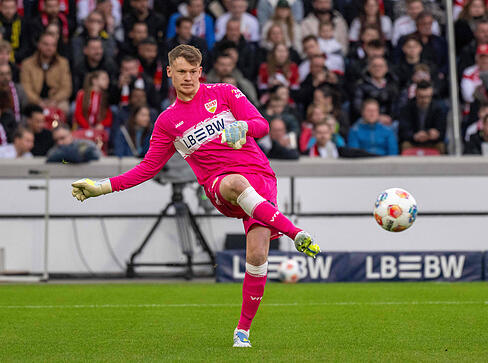 Alexander N&uuml;bel: Lange nicht gefordert gegen Borussia Dortmund.  Konnte beim Tor nichts machen. Note: 3