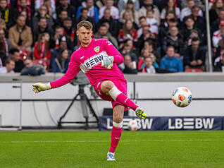 Alexander N&uuml;bel: Lange nicht gefordert gegen Borussia Dortmund.  Konnte beim Tor nichts machen. Note: 3