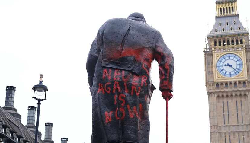 Am fr&uuml;hen Morgen wurde die ber&uuml;hmte Statue beschmiert.