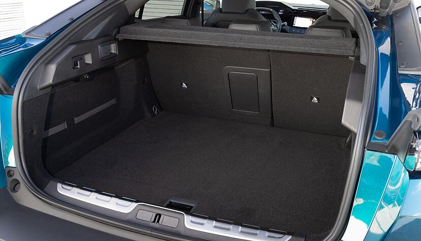 Im Kofferraum des 408 lassen sich bis zu 1611 Liter Gepäck verstauen. Im Kofferraum des 408 lassen sich bis zu 1611 Liter Gepäck verstauen.
