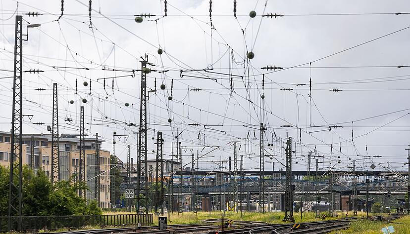 Die Stra&szlig;enbahnlinie 4 wird mit Bussen ersetzt. (Symbolbild)