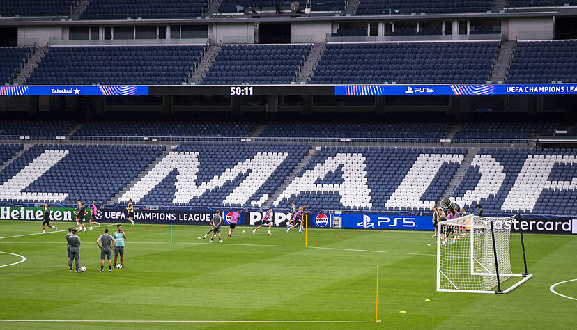 Der VfB Stuttgart absolvierte am Montagabend ein Abschlusstraining im Estadio Santiago Bernabéu in Madrid.