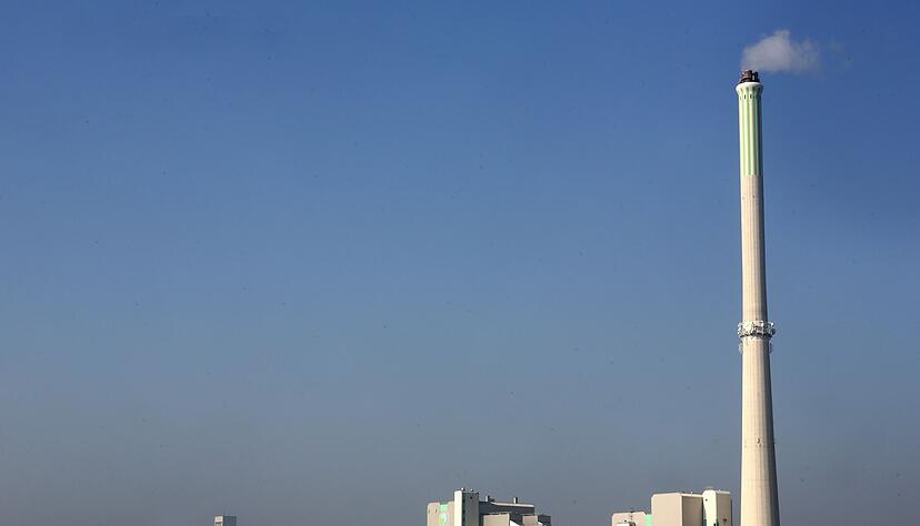 In M&uuml;llverbrennungsanlagen wird Hausm&uuml;ll bei 860 Grad verbrannt.