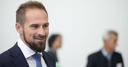 Benjamin Würth bei einem Rundgang durch das Innovationszentrum Curio des Handelskonzern Würth.