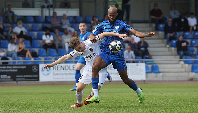 Meghon Valpoort (rechts) erzielte die fr&uuml;he Freiberger 1:0-F&uuml;hrung. Doch am Ende hie&szlig; es 1:3, ein herber D&auml;mpfer im Aufstiegsrennen.
