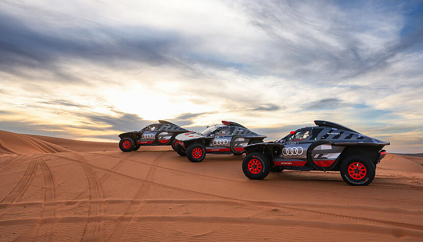 Mit drei Fahrzeugen des Typs RS Q E-Tron trat Audi bei der Rallye Dakar an.