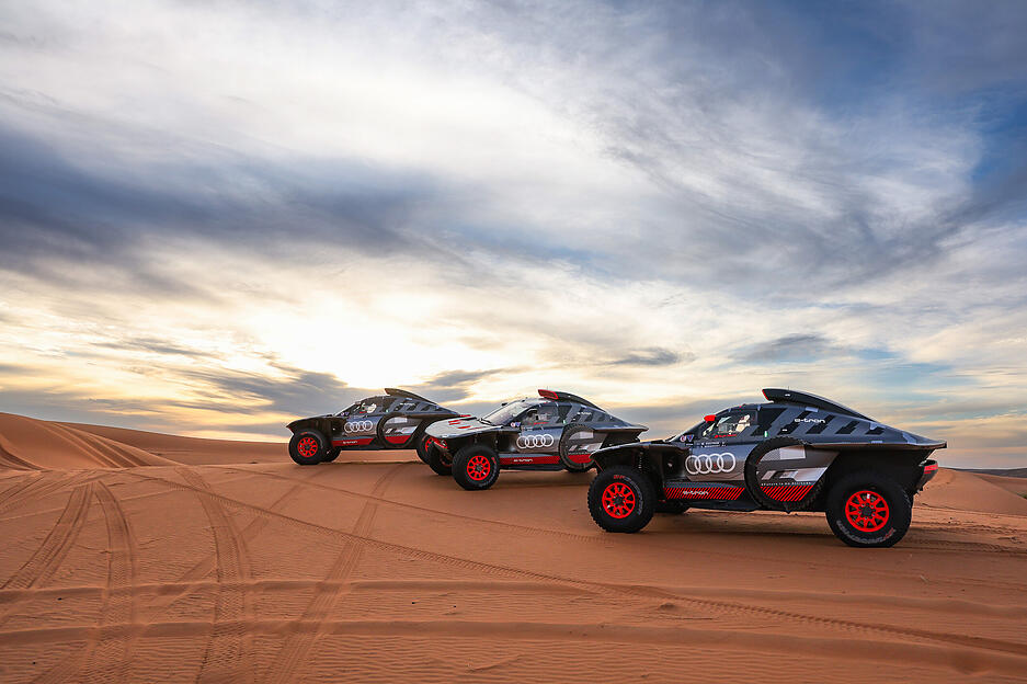 Mit drei Fahrzeugen des Typs RS Q E-Tron trat Audi bei der Rallye Dakar an.