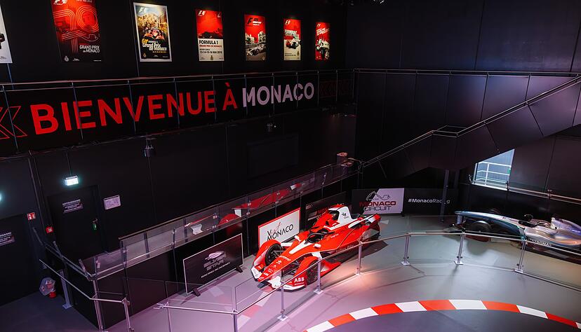 Auch eine Auto-Ausstellung aus der Sammlung von Fürst Albert II. von Monaco ist zu sehen. Auch eine Auto-Ausstellung aus der Sammlung von Fürst Albert II. von Monaco ist zu sehen.