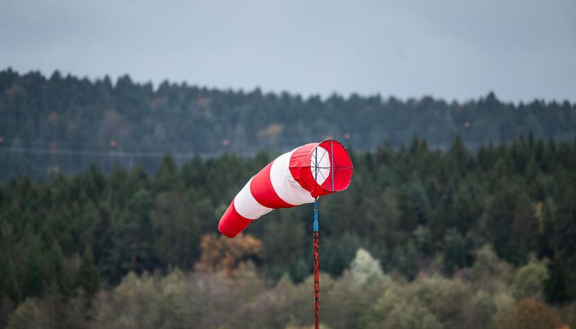 Der Deutsche Wetterdienst erwartet starke B&ouml;en. (Symbolbild)