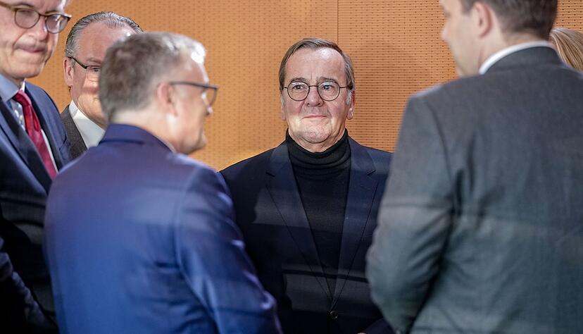 Verteidigungsminister Boris Pistorius (SPD) im Kabinett