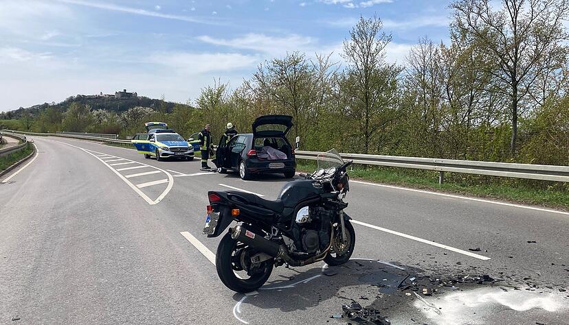 Ein 65 Jahre alter Motorradfahrer ist am Samstagmittag (22. April) bei einem Unfall bei Waldenburg ums Leben gekommen. Ein 65 Jahre alter Motorradfahrer ist am Samstagmittag (22. April) bei einem Unfall bei Waldenburg ums Leben gekommen.