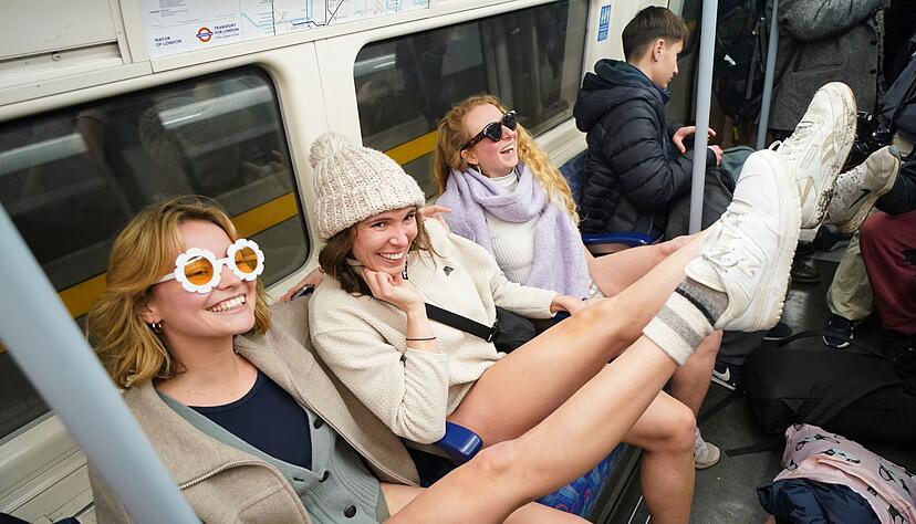 Die Aktion sorgte für viele heitere Gesichter in Londons U-Bahnen. Die Aktion sorgte für viele heitere Gesichter in Londons U-Bahnen.