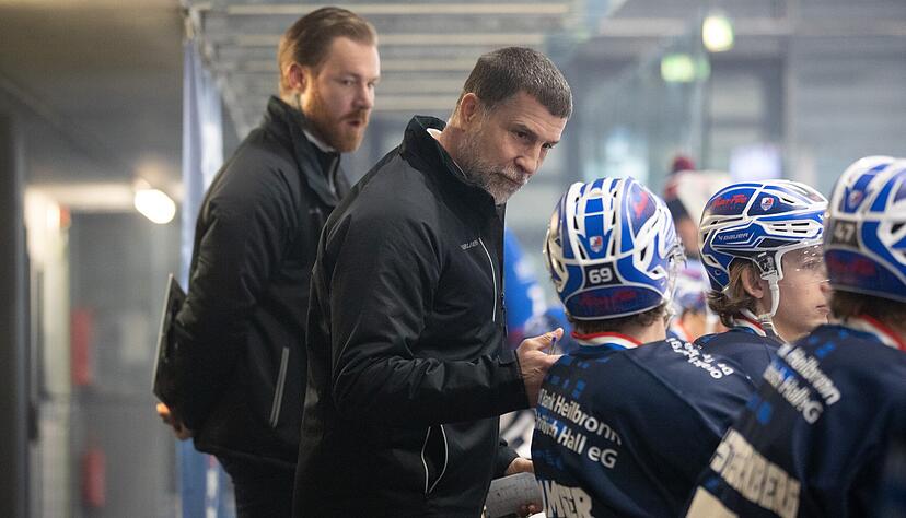 Heilbronns Sportlicher Leiter Martin Jiranek schließt eine Rückkehr hinter die Bande aus. Heilbronns Sportlicher Leiter Martin Jiranek schließt eine Rückkehr hinter die Bande aus.