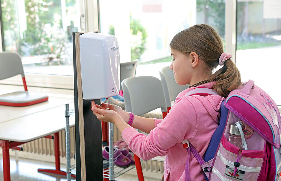 Schulstart in Lerngruppen w&auml;hrend Corona. 4. Klasse, Grundschule Hagenbach