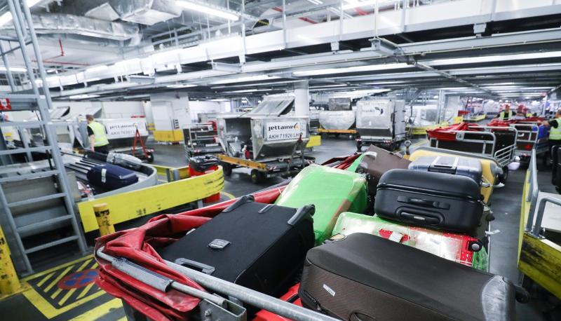 Gep&auml;ckabfertigung am Flughafen Hamburg.